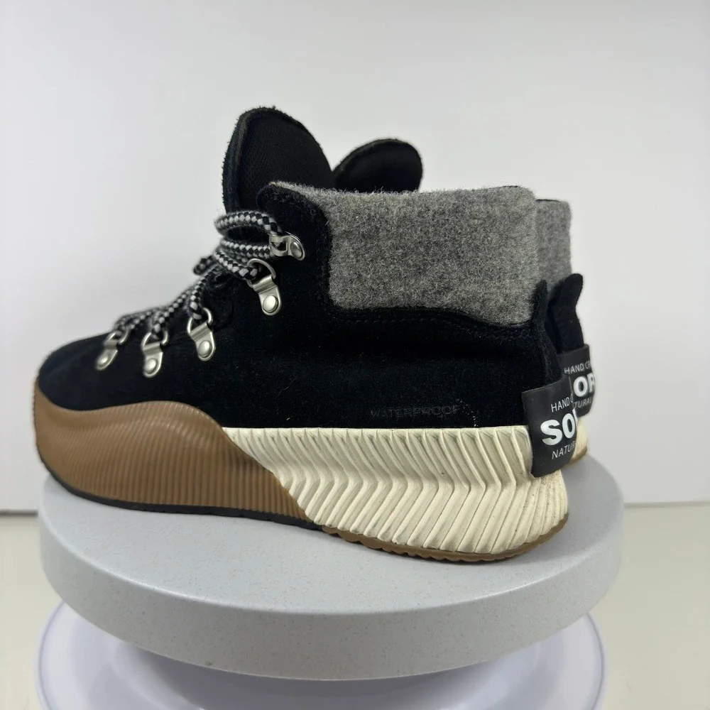 Sorel Kids Out N About III Conquest Waterproof Suede Boots Black Size 4